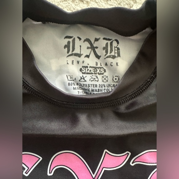 LEVEL BLACK MOM SHIT RASH GUARD - Picture 4 of 5